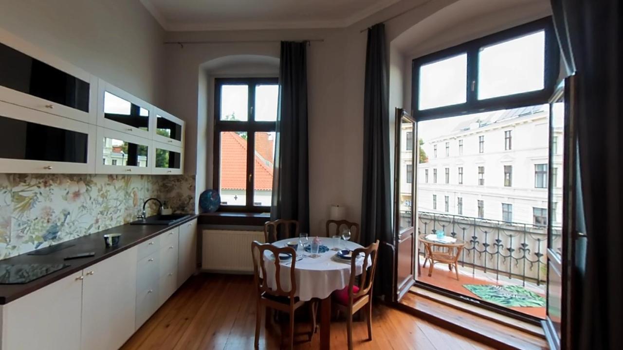 Astronomiczny Apartament , Mieszkanie 2 Pokojowe. Parking. Торунь Екстер'єр фото